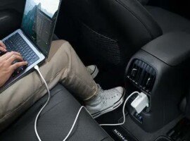 Fitur Daya Listrik Dalam Kabin Indoor V2L Plug Hyundai Kona Electric - Dealer Hyundai Kebon Jeruk